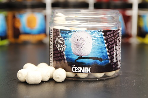 Black Carp Balanced Activ 10mm 50g - Česnek