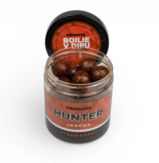 Mikbaits Hunter boilie v dipu 250ml 20mm - Jahoda